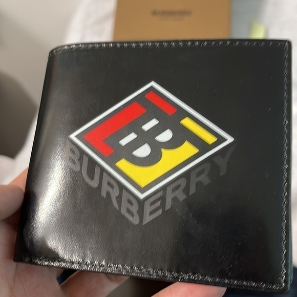 Authentic mens Burberry bifold wallet - Picture 2 of 5